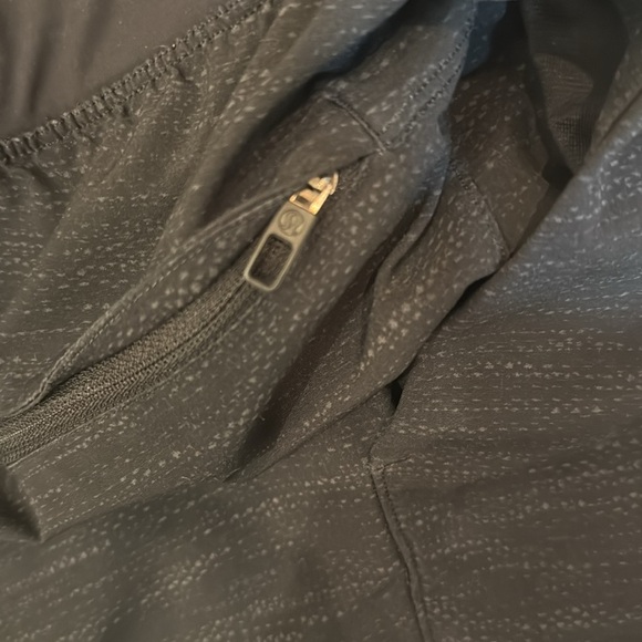 Lululemon Athletica men’s THE Shorts Size L 9in - Picture 7 of 8